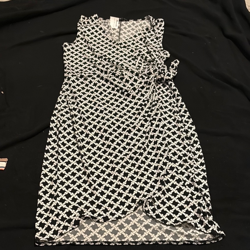 Banana Republic Black and White Ruched Sheath Dress